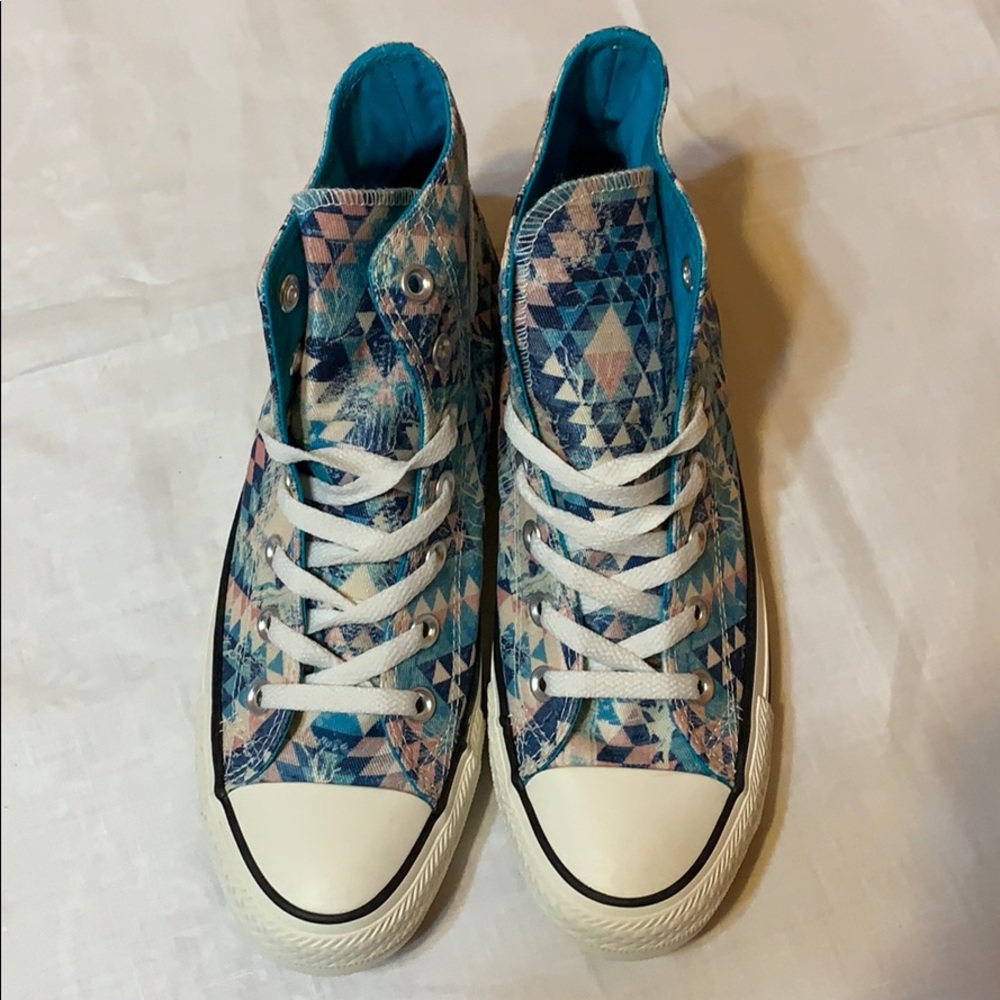 Women’s Hi Top Converse - Pink / Turquoise SZ 8